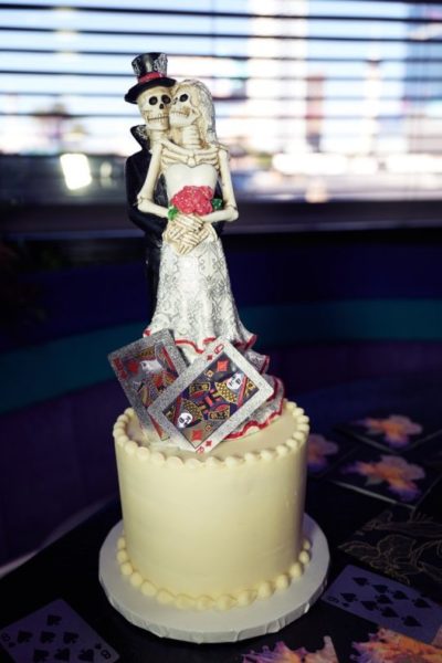 https://metro.co.uk/2019/03/13/newlyweds-rock-n-roll-ceremony-black-wedding-dress-skeleton-cake-8875463/
