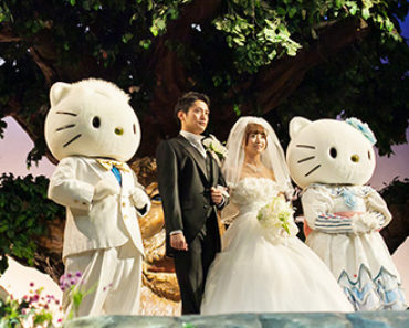 Gamer couple pulls off stunning anime wedding