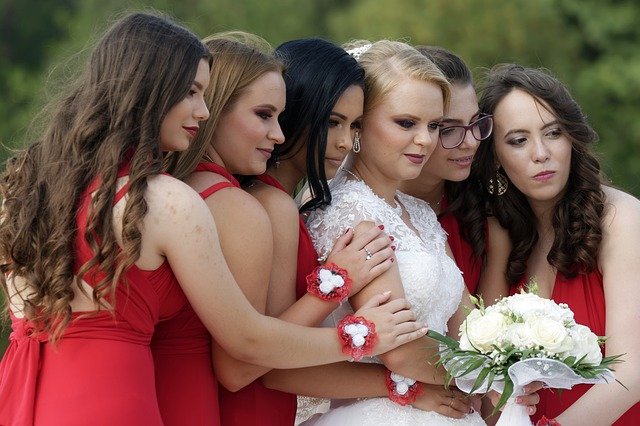 how-to-choose-your-maid-of-honor-rachwed