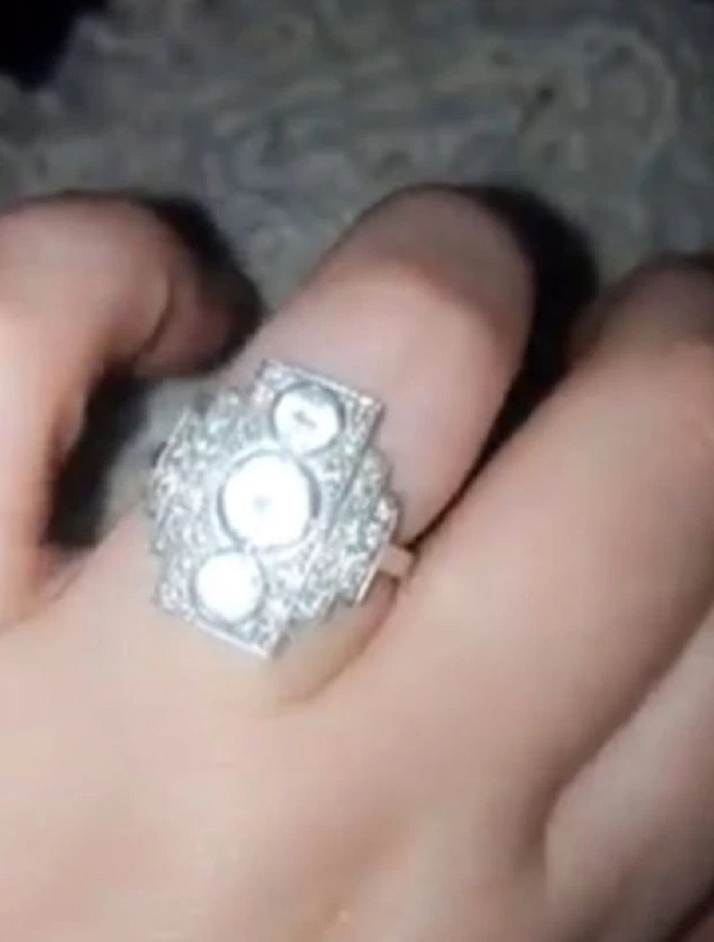Keanu Reeves Engagement Ring
