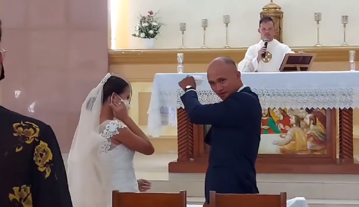 bride refuses to kiss groom